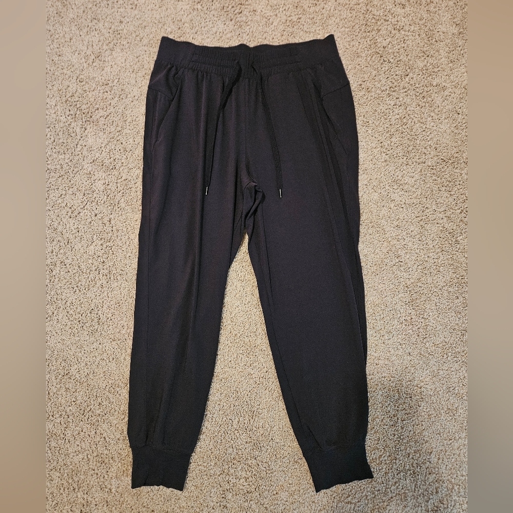 CALIA by Carrie Underwood Black Joggers, Regular Fit.